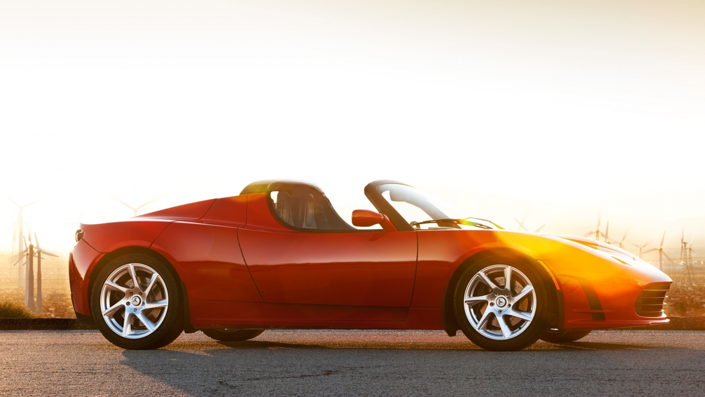 Elon-musk-tesla-roadster-production