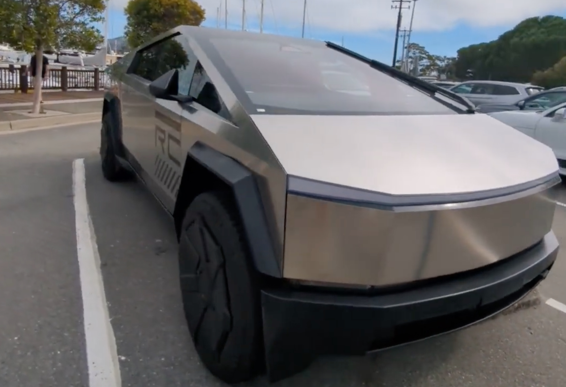 Tesla-cybertruck-cell-production-texas